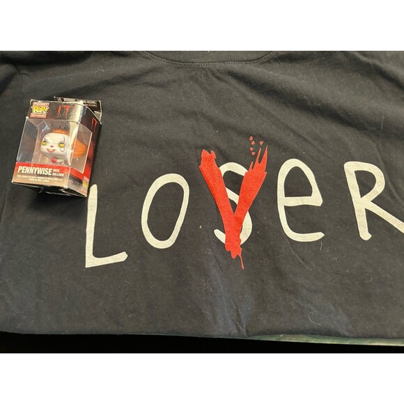 IT shirt and pennywise keychain - Picture 1 of 2